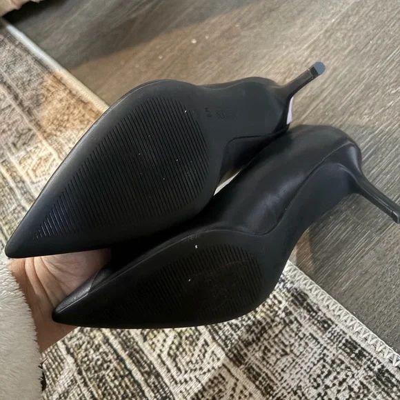 Lauren Ralph Lauren Black Heels - Picture 3 of 4